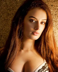 Evelyn Sharma